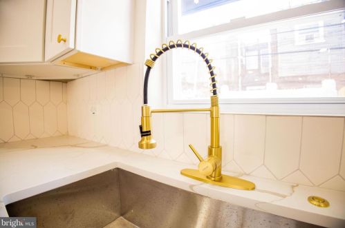 2022 21 St, Philadelphia PA 19145-2722 exterior