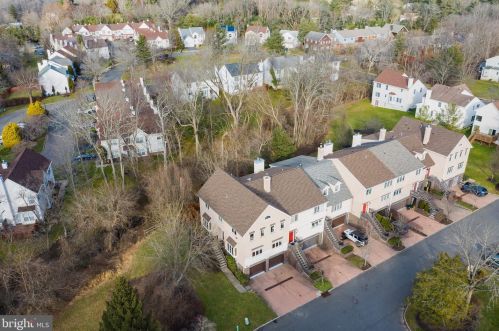 7 Hanover Ct, Princeton NJ 08540-7067 exterior