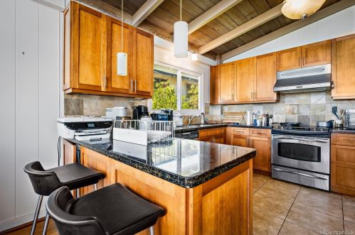 3750 Claudine St, Honolulu HI  96816-3808 exterior