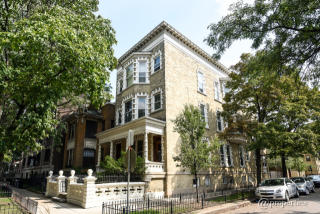 1059 Oakdale Ave, Chicago IL  60657-4317 exterior