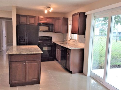 298 Bay St, Fort Pierce, FL 34952-1318