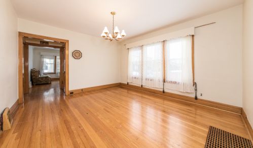 3657 Artesian Ave, Chicago IL 60645-5301 exterior