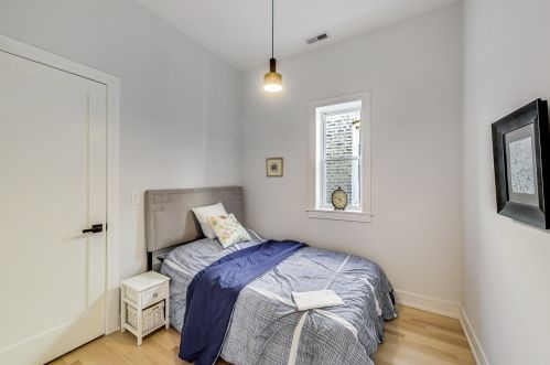 2255 Monroe St, Chicago IL  60612-2936 exterior