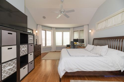 952 Eagle Lk Dr, Kalamazoo MI 49009-8429 exterior