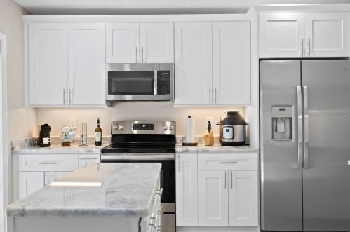 708 Grand Cir, Tampa FL  33617-7844 exterior