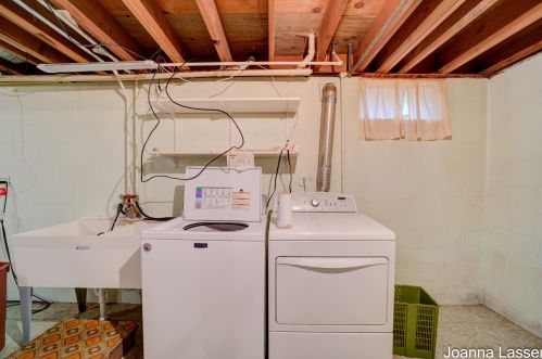 633 Randall Rd, Meskegon MI 49441-4953 exterior