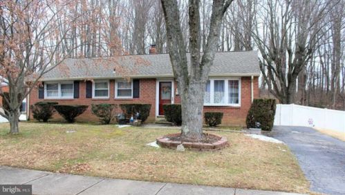 4908 Jackson Dr, Chester, PA 19015-1008