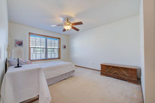 2169 Shamrock Pl, Chaska MN 55318-5404 exterior