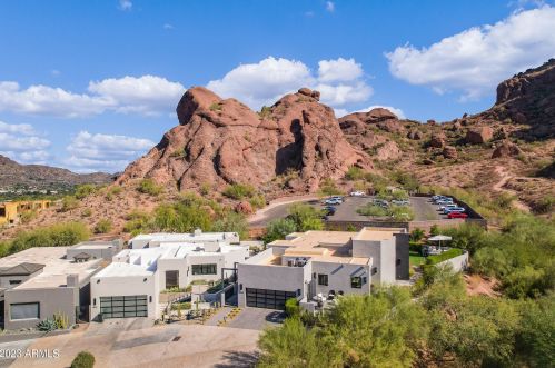 5841 Echo Canyon Cir, Phoenix AZ 85018-1243 exterior