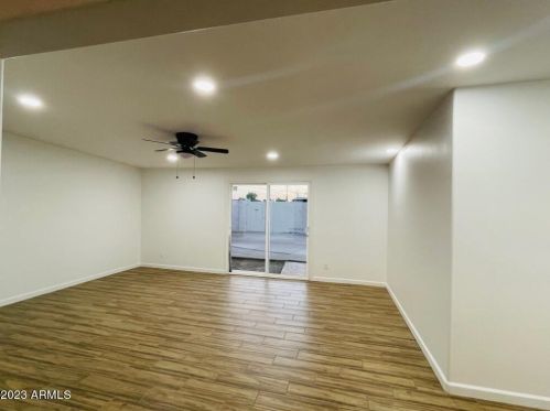 5658 37th Dr, Phoenix AZ  85019-2102 exterior