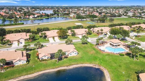 7279 Le Chalet Blvd, Boynton Beach FL 33472-5035 exterior