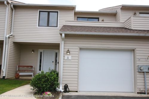 11 Park Meadow Ln, West Long Branch, NJ 07764-1276