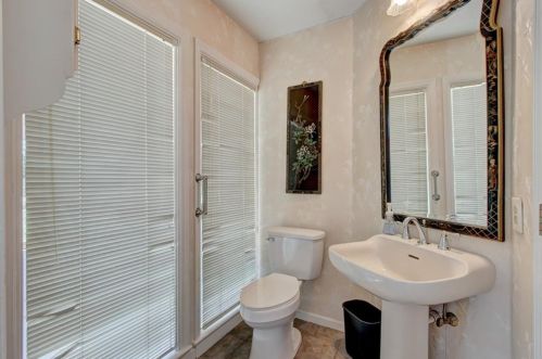 1398 Lakeshore Cir, Gainesville GA 30501-1500 exterior