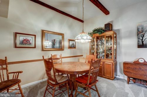 407 Valleybrook Dr, Lancaster PA 17601-4612 exterior