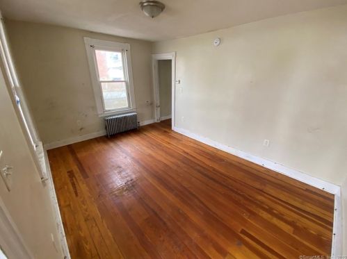 188 Eldridge St, Manchester, CT 06040-5500