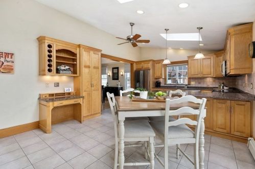 172 Middlesex St, North Andover MA 01845-3829 exterior