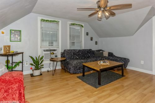 1004 Oakland Ave, Joliet IL 60435-1720 exterior