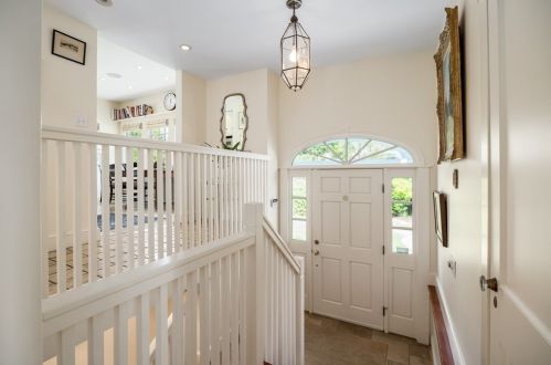 58 Eastern Pt Blvd, Gloucester MA 01930-4405 exterior