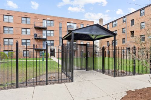 5228 Campbell Ave, Chicago IL  60625-2402 exterior