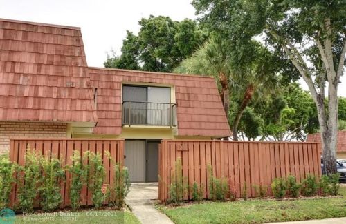731 Buttonwood Ln, Boynton Beach, FL 33436-7126