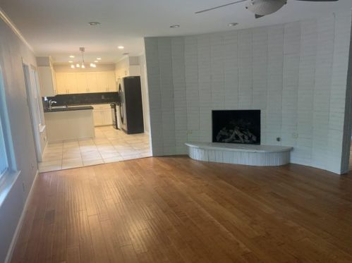 8706 Dawnridge Cir, Austin TX  78757-6808 exterior