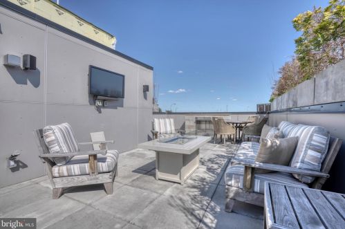 308 2nd St, Philadelphia PA 19133-0040 exterior