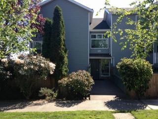 1836 25th Ave, Seattle WA  98144-4704 exterior