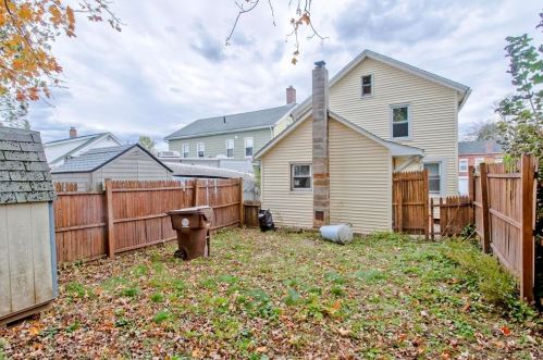 35 Prospect St, Enfield CT 06082-3443 exterior