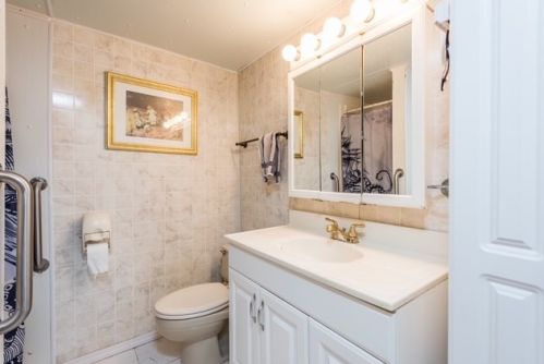 2726 Lydia St, Waukegan IL 60085-3269 exterior