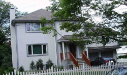 543 Saw Mill Brook Pkwy, Newton MA  02459-3614 exterior