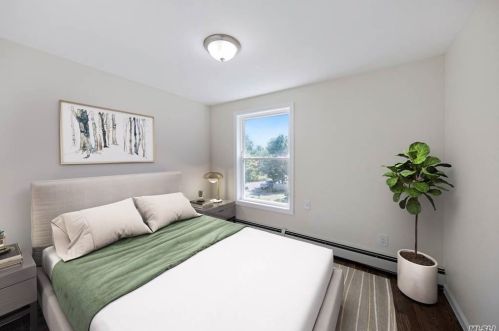 71 8 Ave, Huntington Station NY 11746-2210 exterior