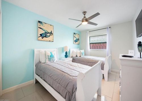 683 94 Ave, Naples FL 34108-2446 exterior