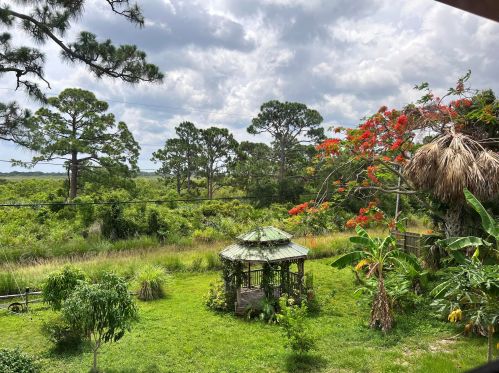 5302 Sunset Blvd, Fort Pierce FL  34982-3876 exterior