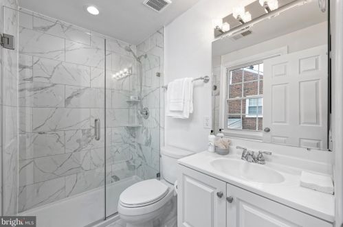 902 Commonwealth Ave, Alexandria VA exterior