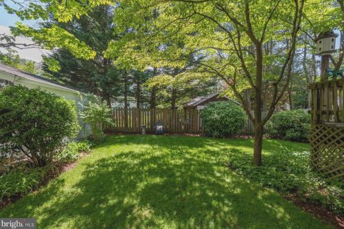 3912 Blackthorn St, Bethesda MD 20815-5056 exterior