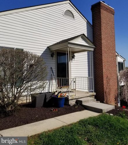 2057 Raleigh Rd, Hummelstown PA  17036-8750 exterior