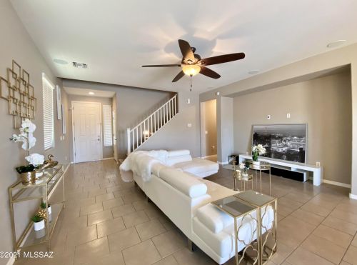 8075 Dolphin Way, Tucson, AZ 85756-9343