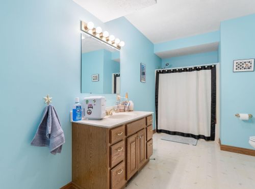 1061 Robinhood Dr, Meskegon MI  49445-2075 exterior