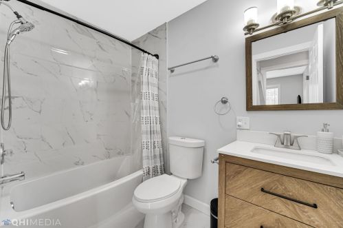 4658 Ellis Ave, Chicago IL  60653-3625 exterior