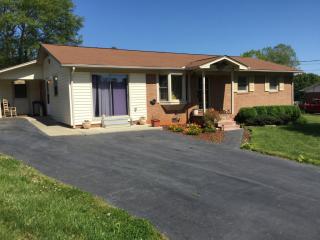 3752 Runway Dr, Sophia, NC 27350-8356