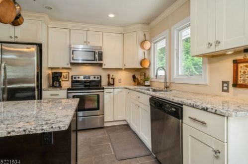 69 Shore Trl, Sparta NJ  07871-1714 exterior