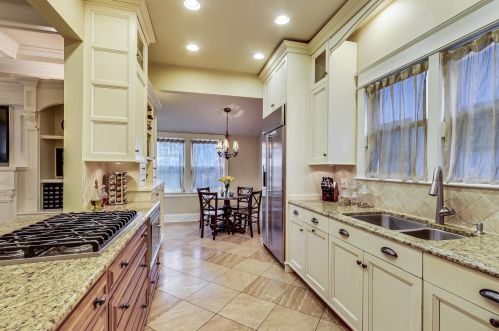 3852 Seeley Ave, Chicago IL 60659-4324 exterior