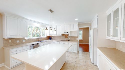 2268 Oak Leaf Way, Sandy, UT 84092-5690