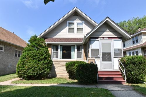 4425 57th St, Milwaukee, WI 53218-5609