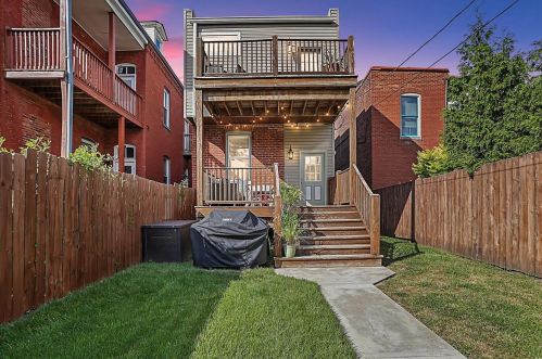 2104 Sidney St, Saint Louis MO 63104-2829 exterior