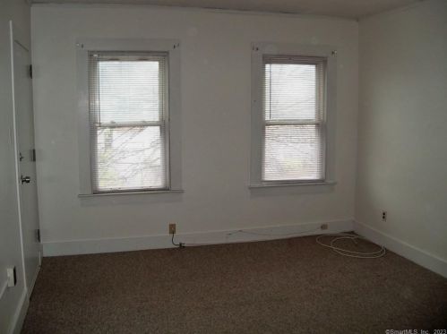 104 Meadow St, Wallingford CT 06492-3614 exterior