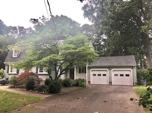 323 Spring St, Manchester, CT 06040-6642