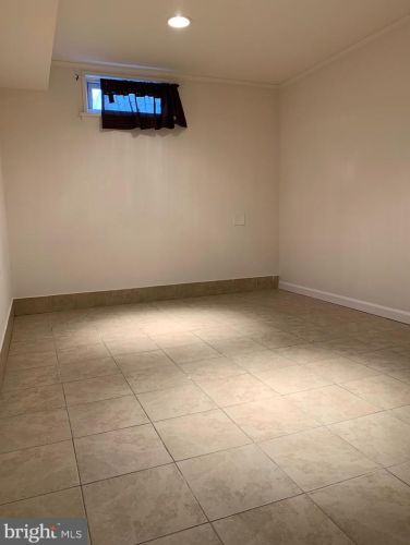 602 1st St, Rockville MD 20850-1567 exterior