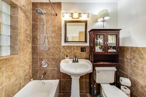 2513 Walton St, Chicago IL 60622-4510 exterior