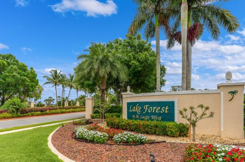 545 Lake Manatee Way, Fort Pierce FL  34986-1775 exterior